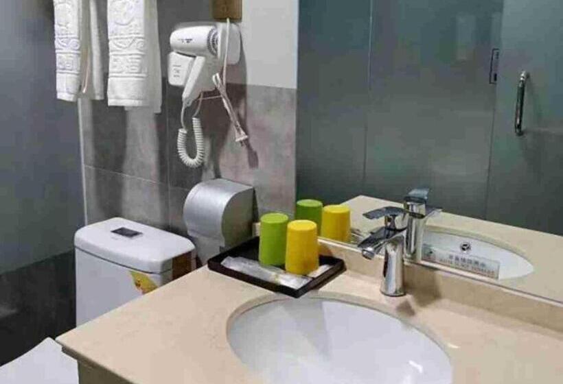 Super 8 Hotel Dingzhou Chongwen Street