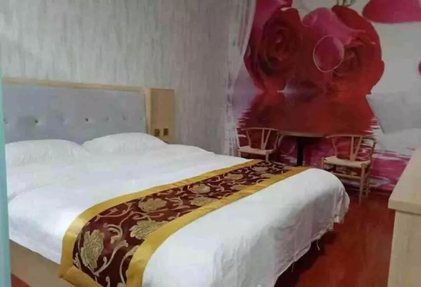 Super 8 Hotel Dingzhou Chongwen Street