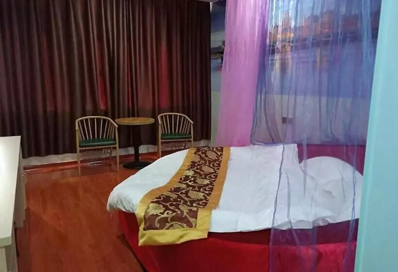 Super 8 Hotel Dingzhou Chongwen Street