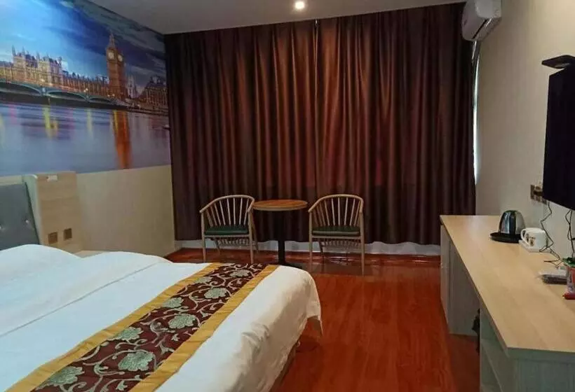 Super 8 Hotel Dingzhou Chongwen Street