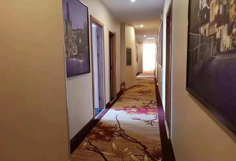 Super 8 Hotel Dingzhou Chongwen Street