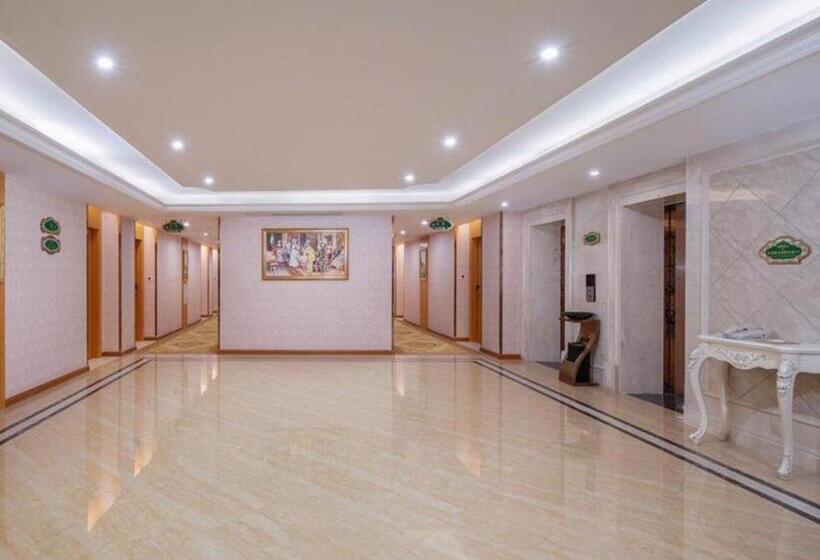 Vienna Hotel Guangdong Shantou South Bus Station