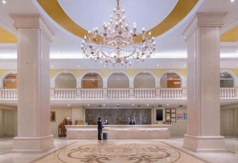 Vienna Hotel Guangdong Shantou South Bus Station