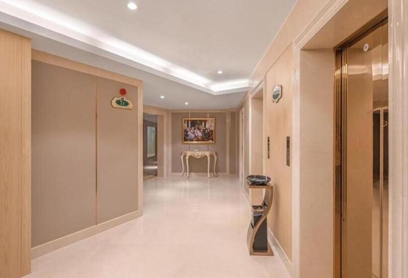 Vienna Hotel Yuxi Hongta Avenue High Speed Railway Station