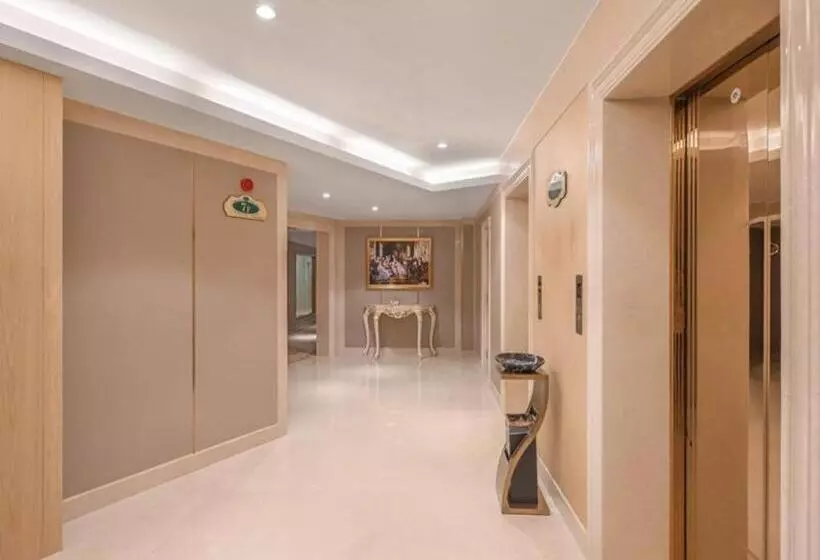 Vienna Hotel Yuxi Hongta Avenue High Speed Railway Station