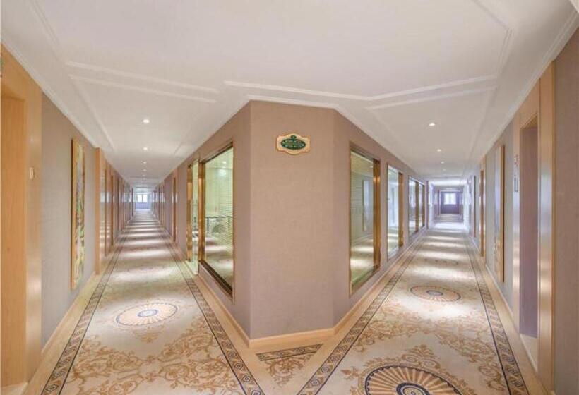 Vienna Hotel Yuxi Hongta Avenue High Speed Railway Station