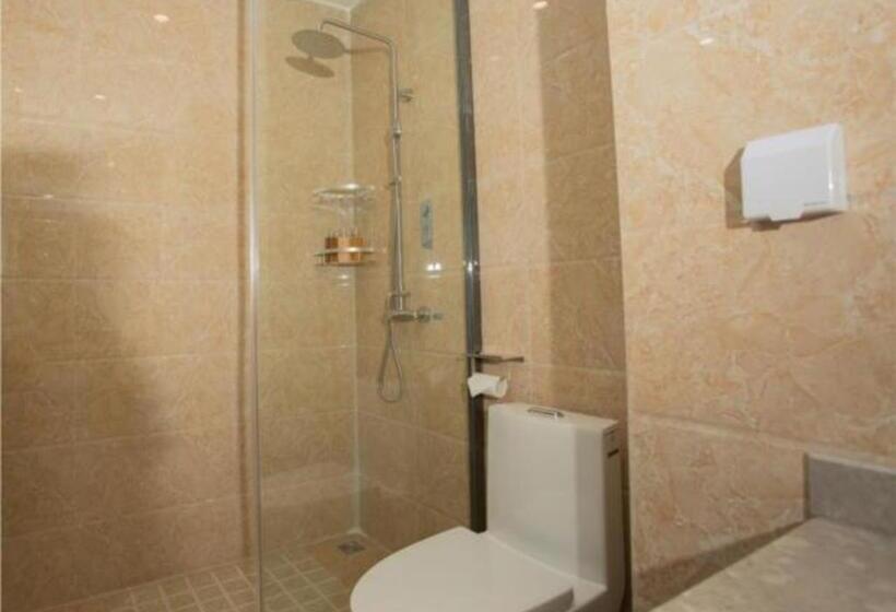 Borrman Hotel Fangchenggang High Speed Railway North Station Crystal International