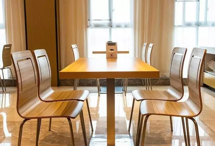 City Comfort Inn Hotel Zigong Wanda Plaza