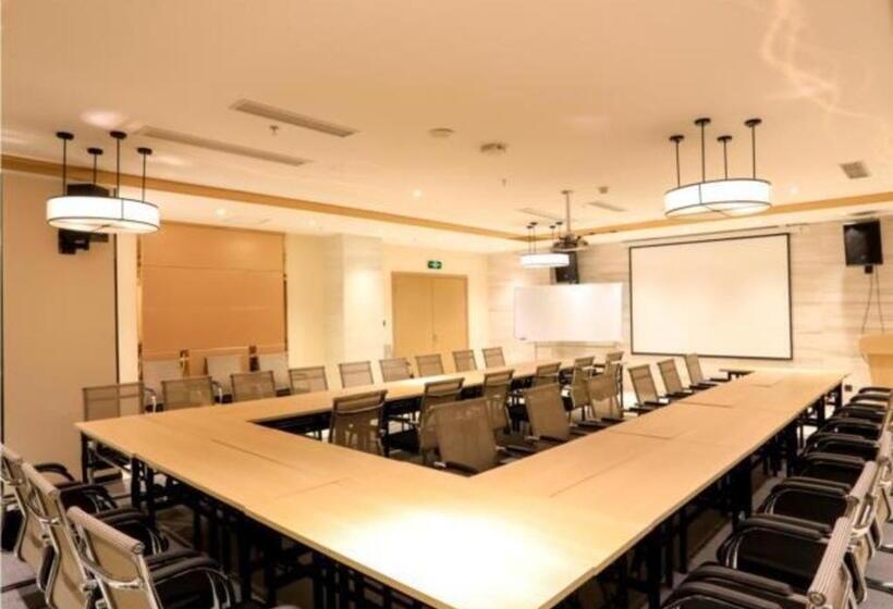 Hotel City Comfort Inn Chengdu Qingbaijiang Carrefour