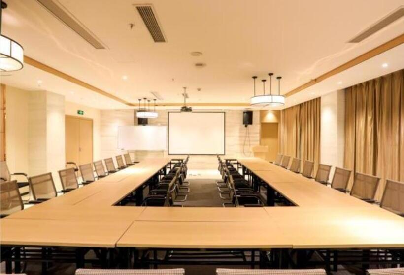 Hotel City Comfort Inn Chengdu Qingbaijiang Carrefour