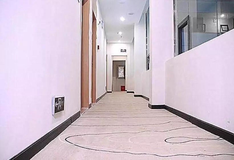 Hotelli City Comfort Inn Chenzhou Youa International Plaza