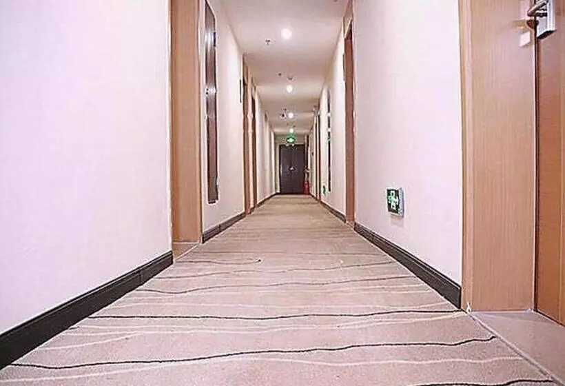 Hotelli City Comfort Inn Chenzhou Youa International Plaza