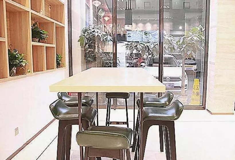 Hotelli City Comfort Inn Chenzhou Youa International Plaza