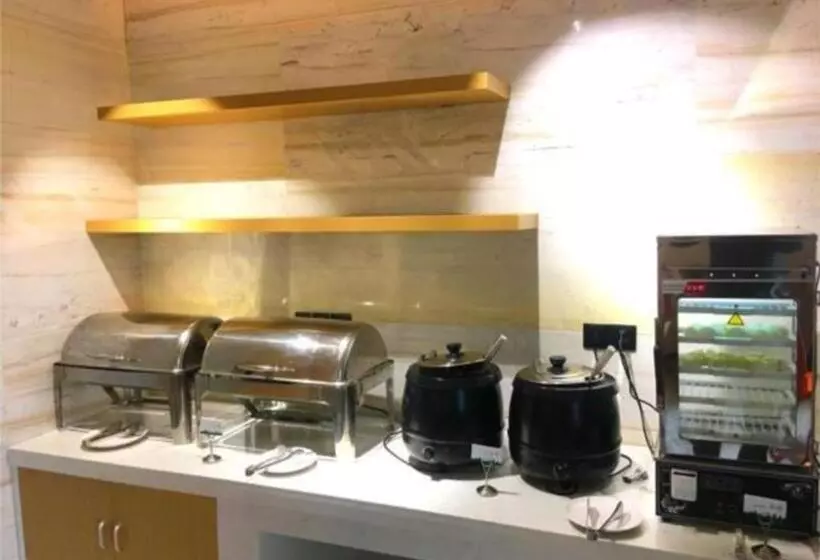 Hotelli City Comfort Inn Ezhou Hengda