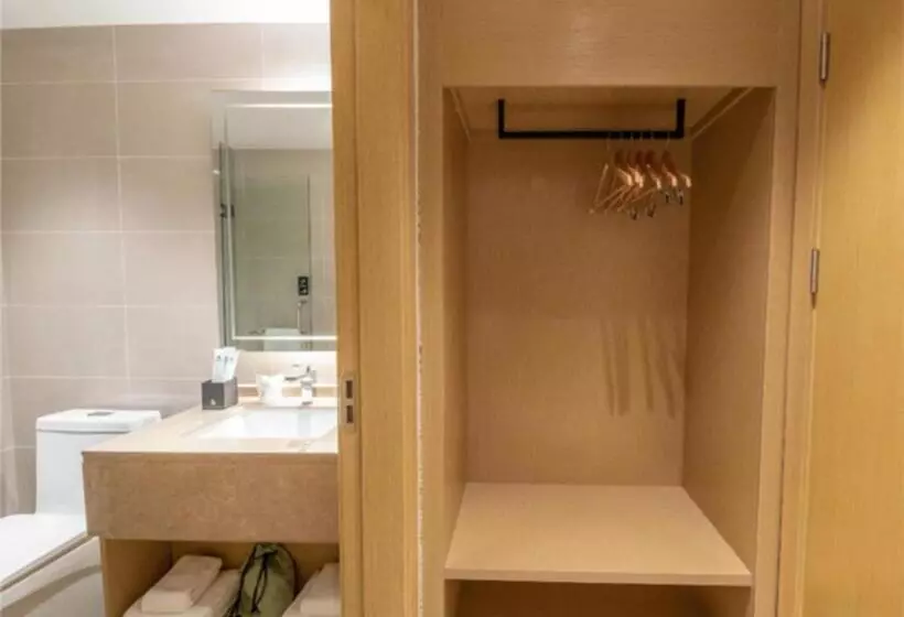 Hotelli City Comfort Inn Loudi Sports Center