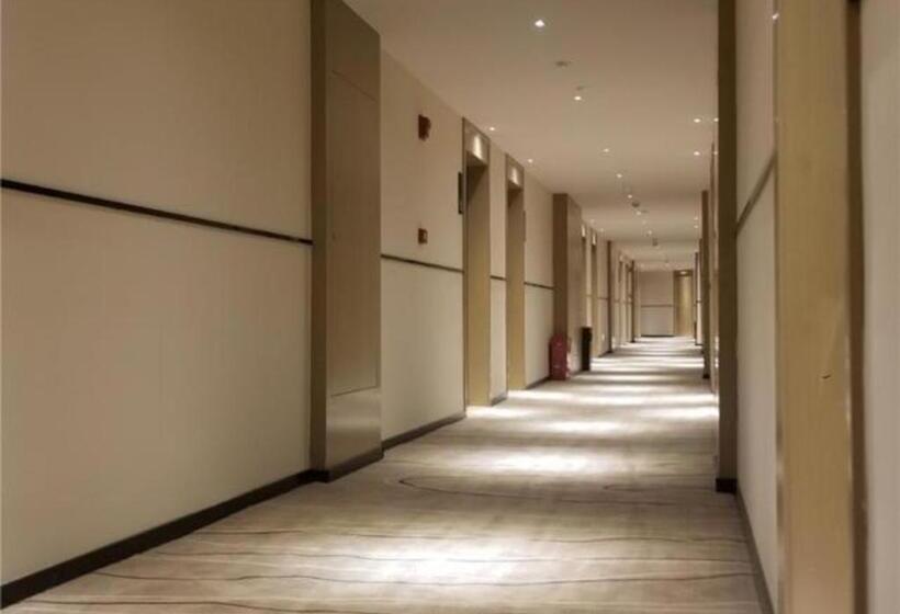 בית מלון כפרי City Comfort Inn Loudi Sports Center