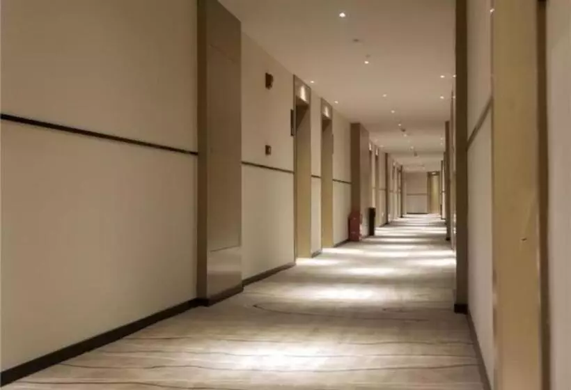 Hotelli City Comfort Inn Loudi Sports Center