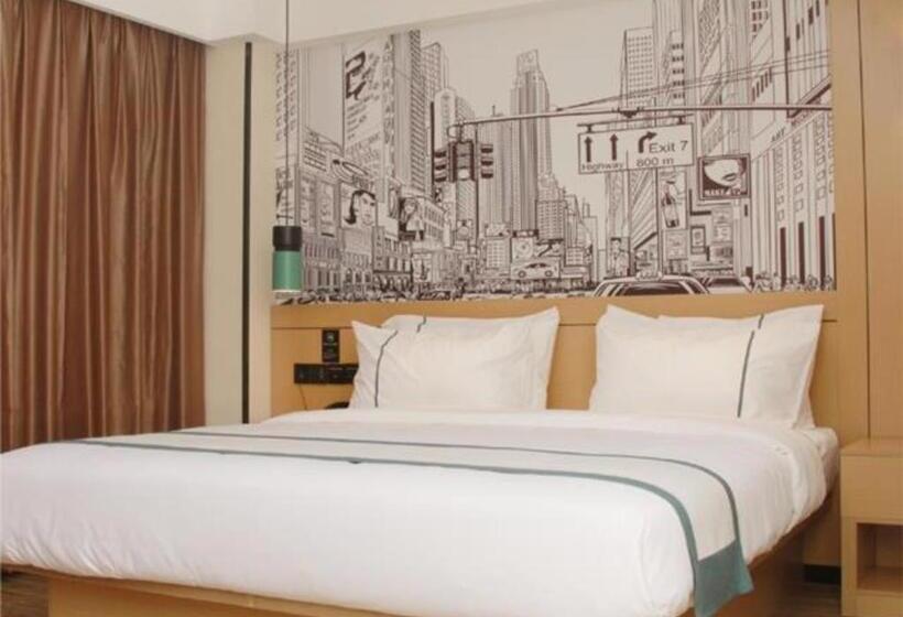 בית מלון כפרי City Comfort Inn Loudi Sports Center