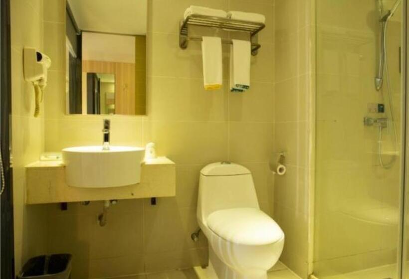 בית מלון כפרי City Comfort Inn Tianmen East Lake Wanda Plaza