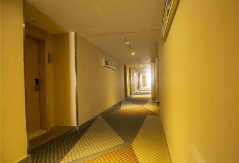 בית מלון כפרי City Comfort Inn Tianmen East Lake Wanda Plaza