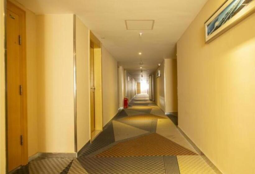 בית מלון כפרי City Comfort Inn Tianmen East Lake Wanda Plaza