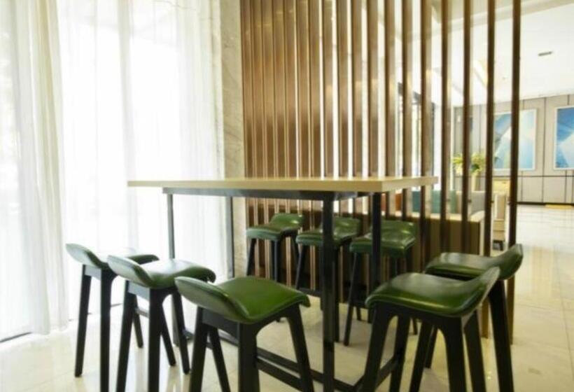 בית מלון כפרי City Comfort Inn Tianmen East Lake Wanda Plaza