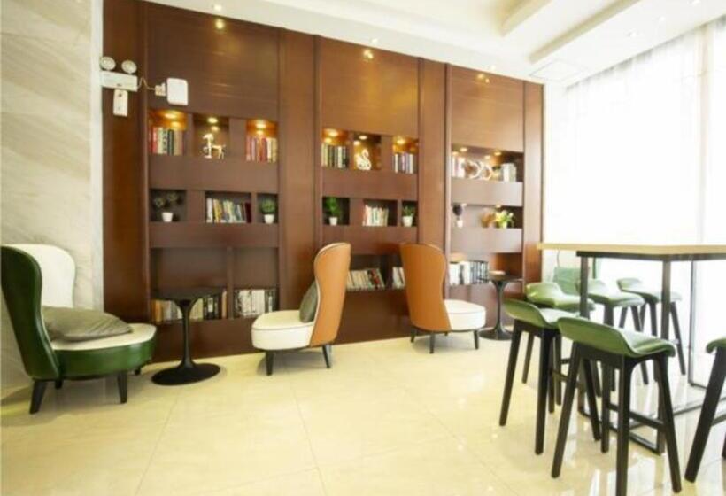 בית מלון כפרי City Comfort Inn Tianmen East Lake Wanda Plaza