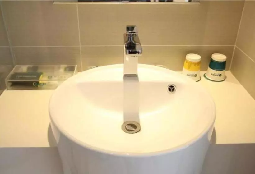 Hotelli City Comfort Inn Xinxiang Pingyuan Road Pangdonglai