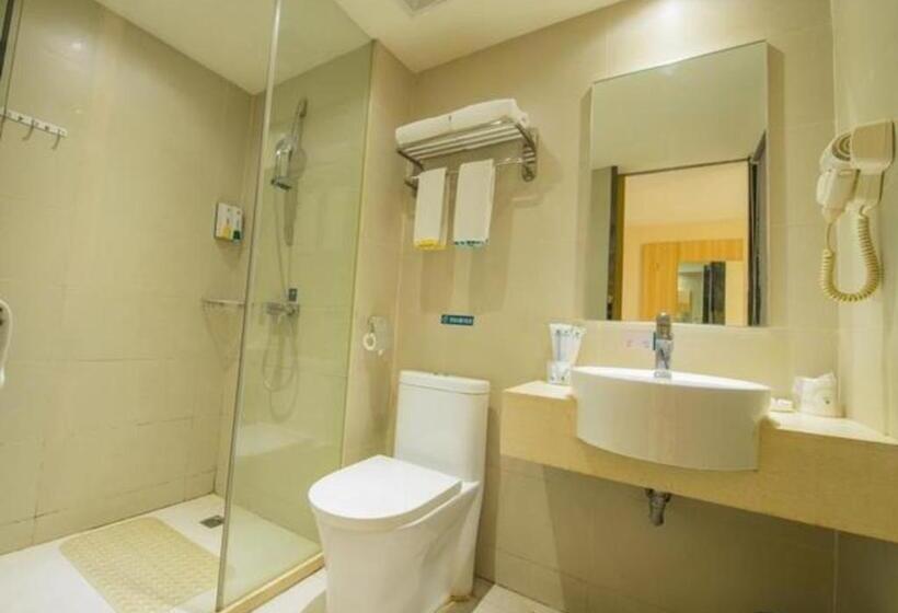 Отель City Comfort Inn Yibin Cuipingshan Park