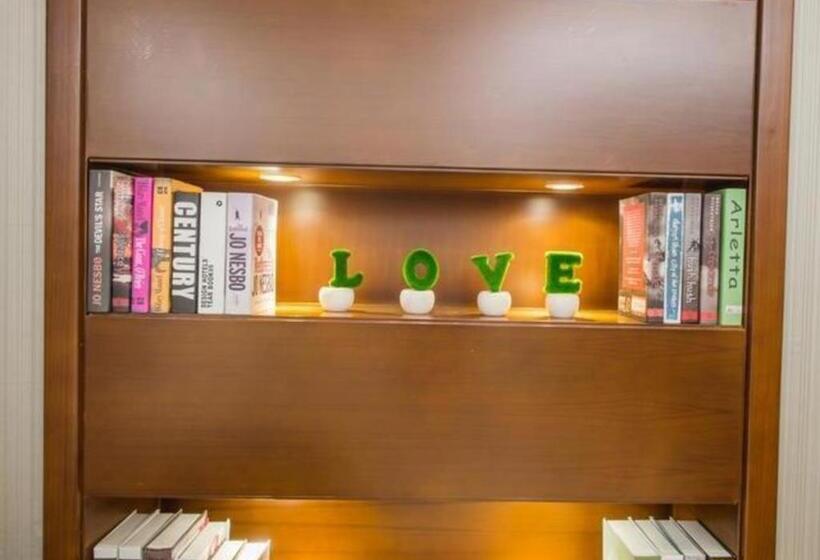 Отель City Comfort Inn Yibin Cuipingshan Park