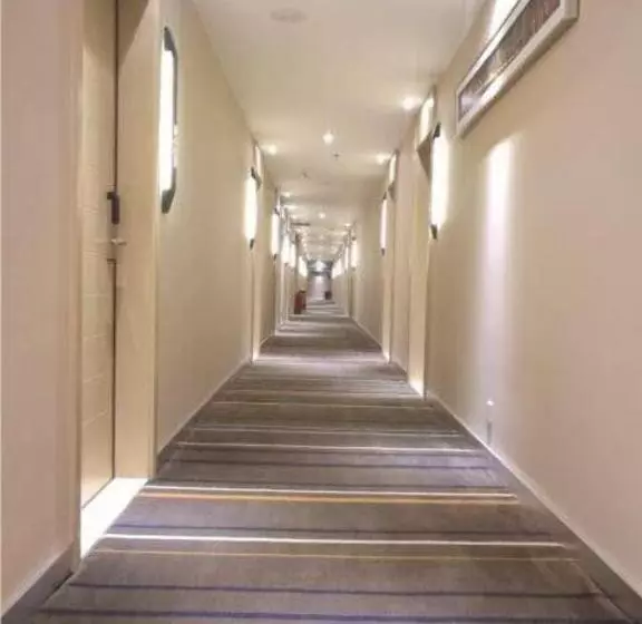 ホテル City Comfort Inn Yibin Cuipingshan Park