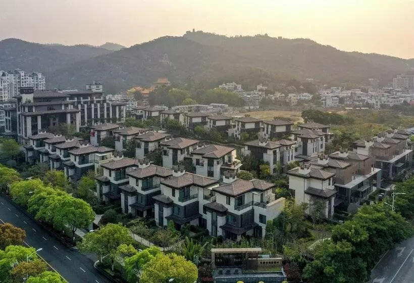 Hotelli Lujiang Mega