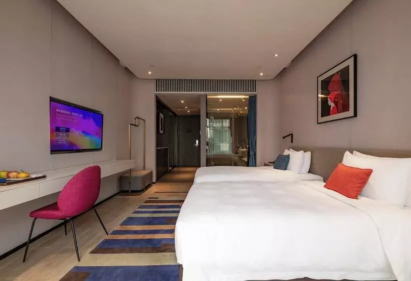 Hotelli Lujiang Mega