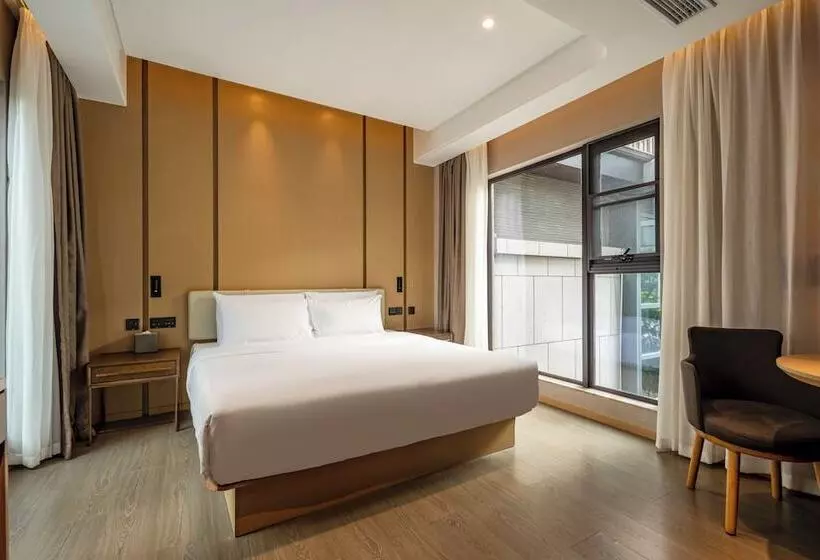 Hotelli Lujiang Mega