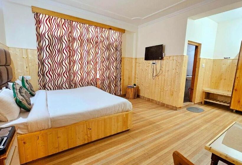 فندق Moon Blaze   Next To Hadimba Temple Near Mall Road Bonfire ! Open Terrace ! Personal Parking