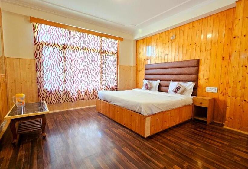 فندق Moon Blaze   Next To Hadimba Temple Near Mall Road Bonfire ! Open Terrace ! Personal Parking