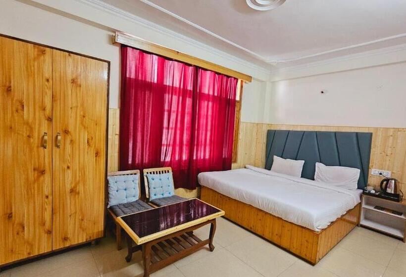 فندق Moon Blaze   Next To Hadimba Temple Near Mall Road Bonfire ! Open Terrace ! Personal Parking