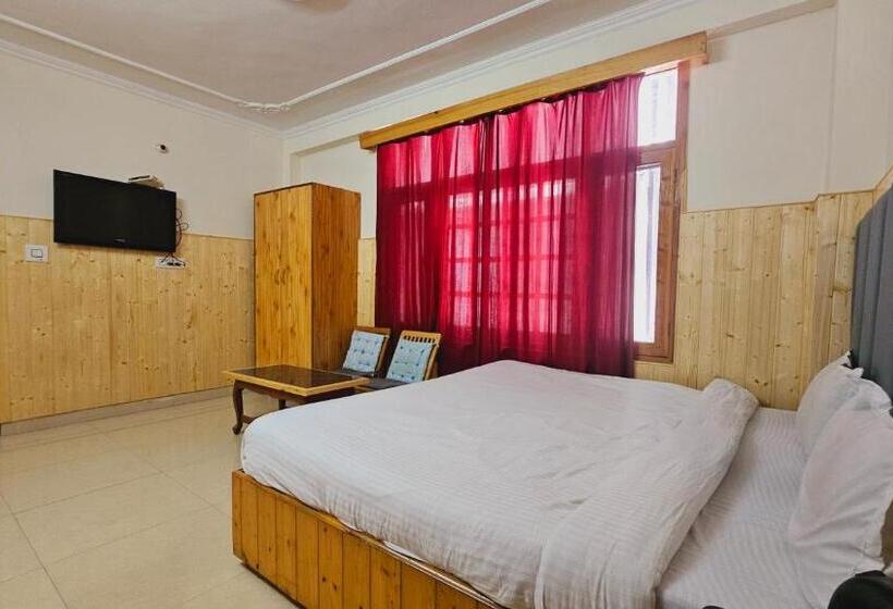 فندق Moon Blaze   Next To Hadimba Temple Near Mall Road Bonfire ! Open Terrace ! Personal Parking