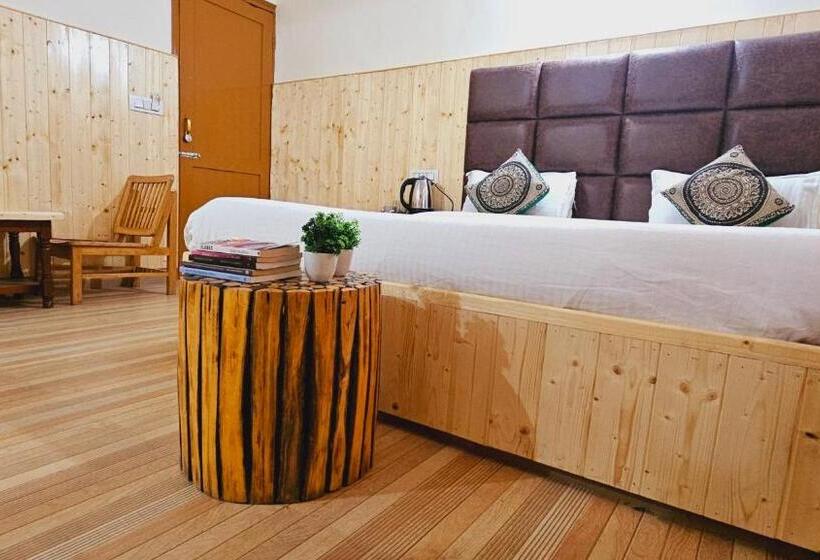 فندق Moon Blaze   Next To Hadimba Temple Near Mall Road Bonfire ! Open Terrace ! Personal Parking