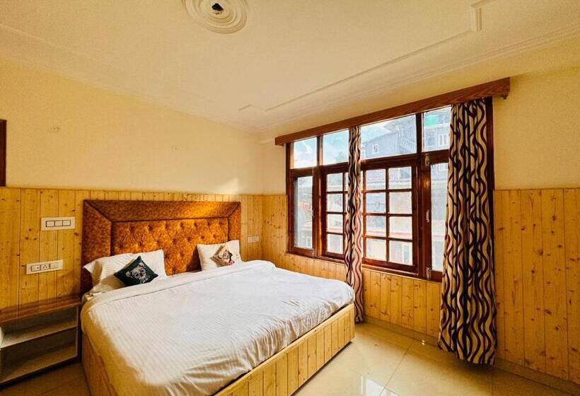 فندق Moon Blaze   Next To Hadimba Temple Near Mall Road Bonfire ! Open Terrace ! Personal Parking