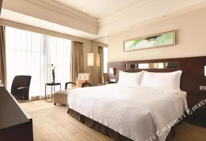 Hotelli Ramada Plaza By Wyndham Lianyungang