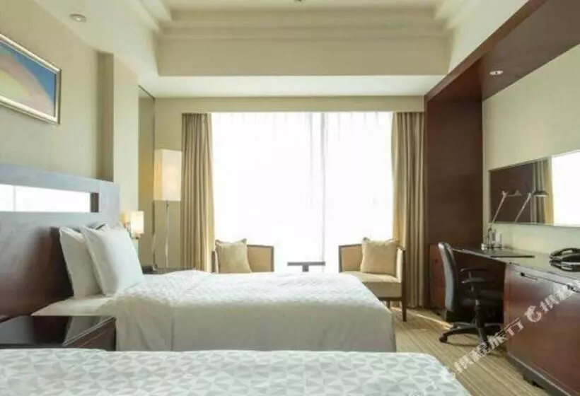 Hotelli Ramada Plaza By Wyndham Lianyungang