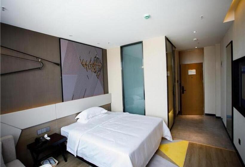 Iu Hotels· Xincheng Haibing University Store