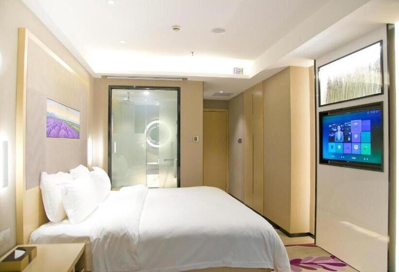 Lavande Hotels Shenzhen Longgang Dayun Center Jixiang Metro Station