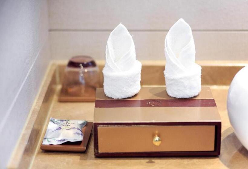 Lavande Hotels Shenzhen Longgang Dayun Center Jixiang Metro Station