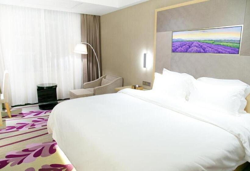 Lavande Hotels Shenzhen Longgang Dayun Center Jixiang Metro Station