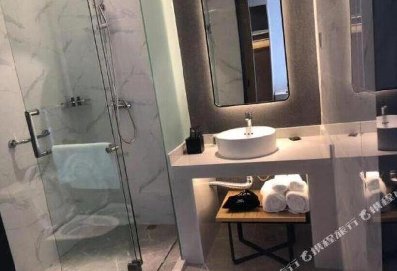 Magnotel Tongxiang Shimao Center