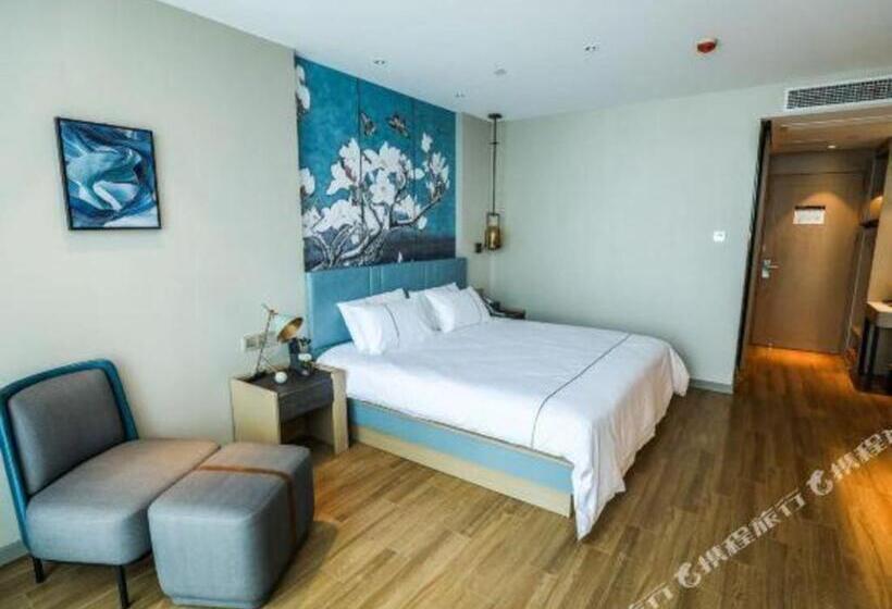 Magnotel Tongxiang Shimao Center