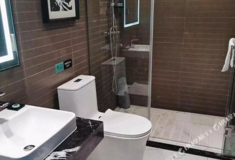 Xana Hotelle Luzhou High Speed Railway Station Trading Market Passenger Terminal