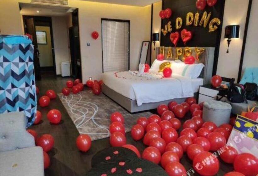 Xana Hotelle Luzhou High Speed Railway Station Trading Market Passenger Terminal